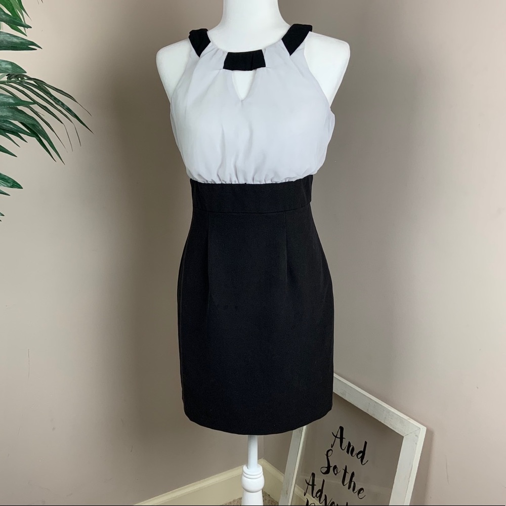 IZ Byer Juniors ivoy/black dress Size 3